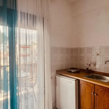 Ianthi Apartment *